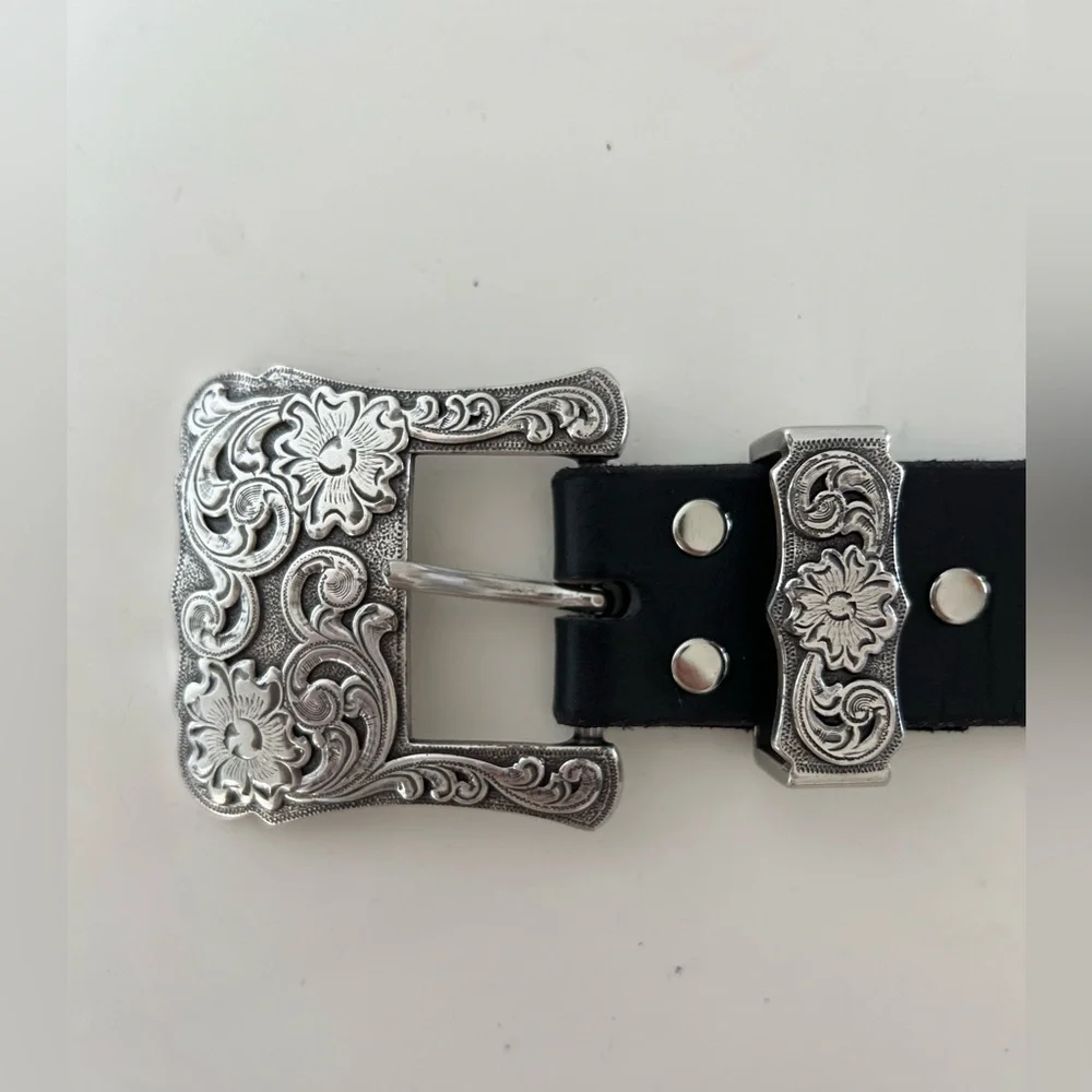 Nocona Genuine Leather Black Embossed Silver Toned MetalWestern Belt Size Medium - Picture 4 of 8